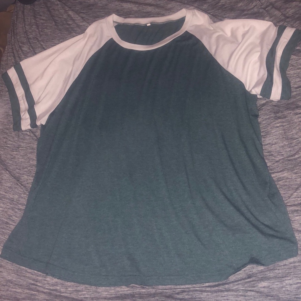 Stripe sleeve tshirt